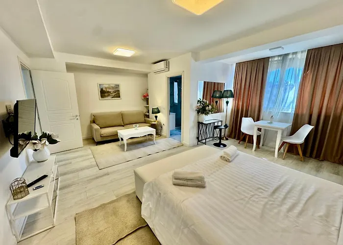 Leo'S City View Apartment By Pikhost Apartamento Tirana