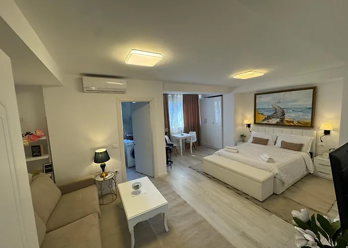 Apartamento Leo'S City View Apartment By Pikhost