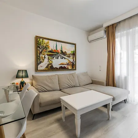 Appartamento Leo's View By Pikhost