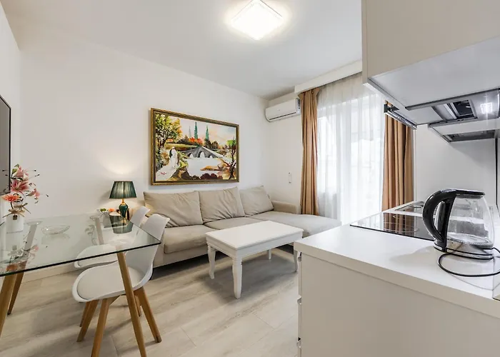 Leo's View By Pikhost