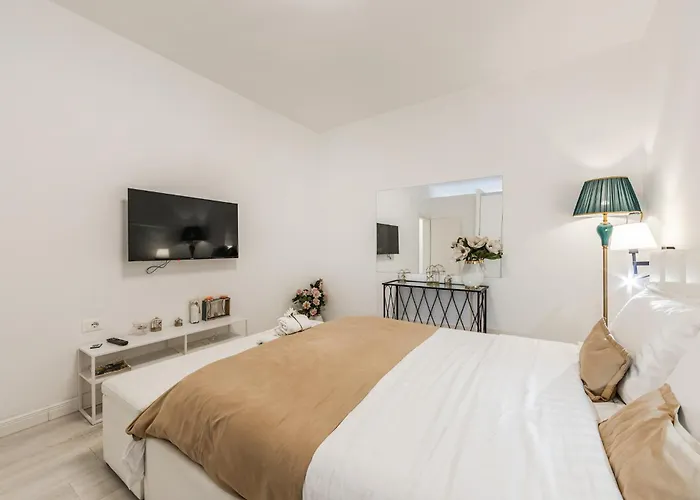 Appartamento Leo's View By Pikhost