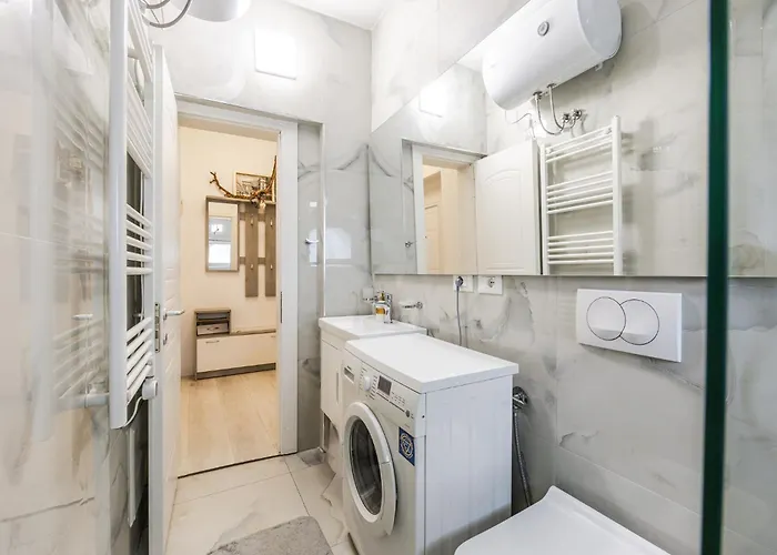 Appartamento Leo's View By Pikhost *