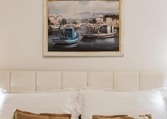 Leo's View By Pikhost Tirana