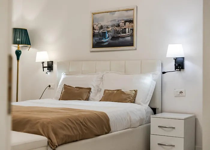 Appartamento Leo's View By Pikhost *