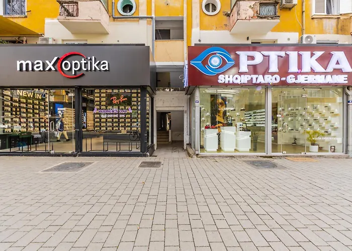 Appartamento Leo's View By Pikhost Tirana